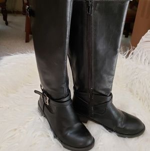 SOLD.      Soda black boots sz.1